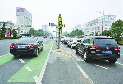 济南首设可变车道 提高路口通行效率 - 